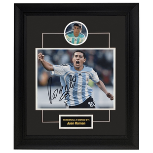 现货收藏 胡安罗曼 里克尔梅 亲笔签名照片 含装裱证书