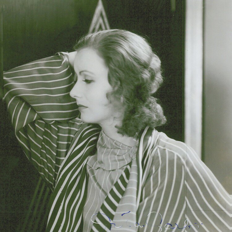 现货收藏 葛丽泰嘉宝亲笔签名照片 含SA证书