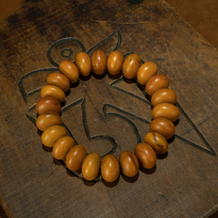 毕业级〓清代藏传老藏蜡蜜蜡药师片手钏蜡质佳古玩手串精品收藏品