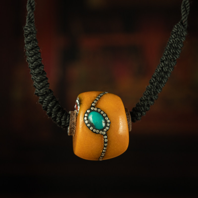 雪域珍宝〓清代藏传镶嵌松石老藏蜡桶珠锁骨链挂件项链吊坠收藏品