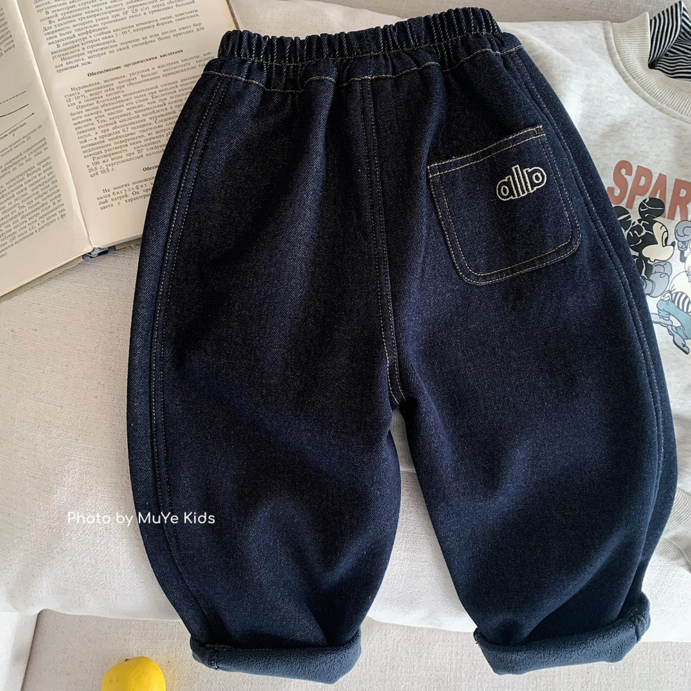 儿童加绒牛仔裤男冬季款小童纯色长裤宝宝贴标直筒休闲裤女一体绒