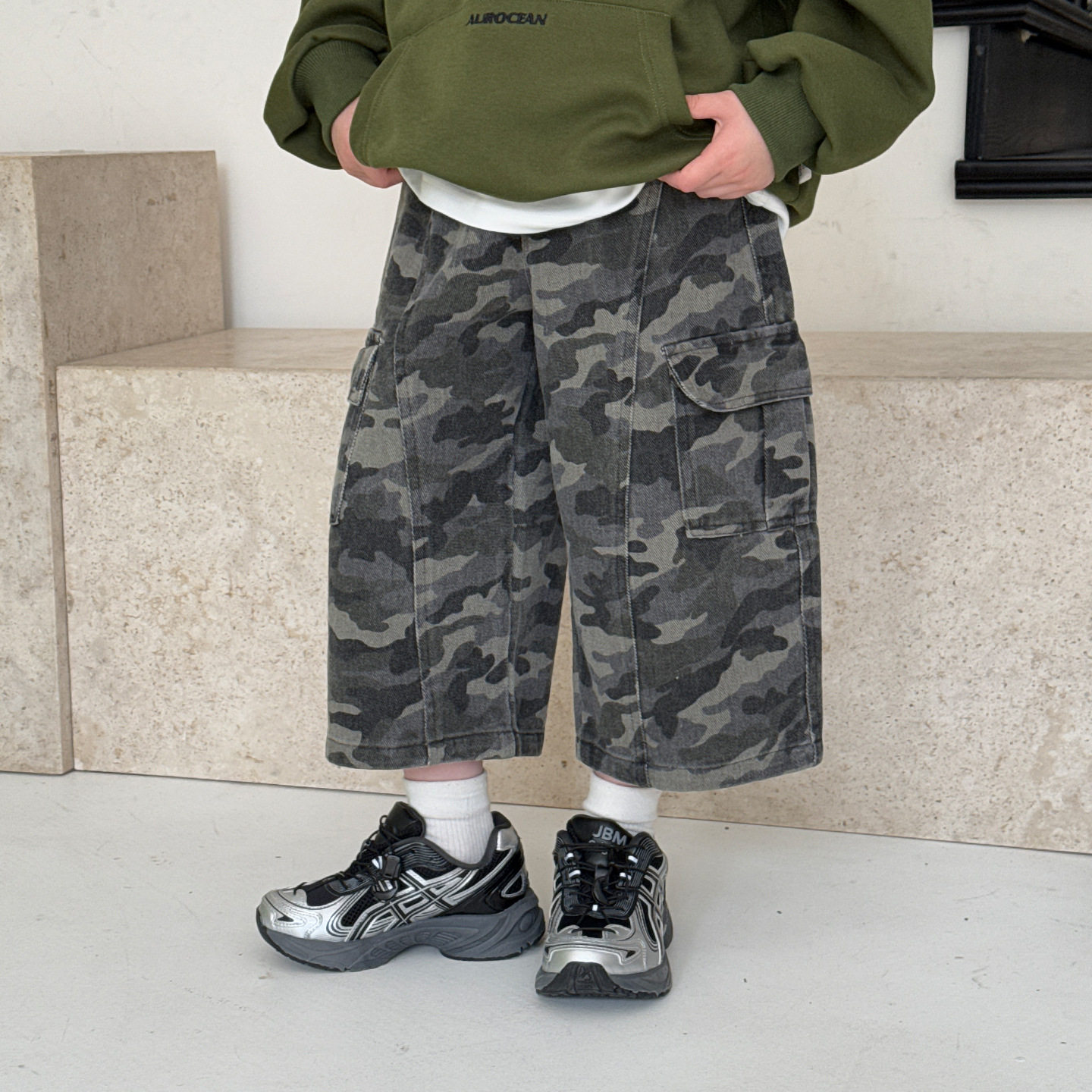 男女童裤子春季2026韩版新款时尚复古百搭日常宽松迷彩休闲七分裤