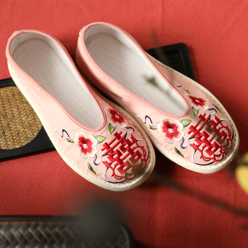 孔雀印象原创设计中国风纯手工纳鞋底新娘鞋秀禾结婚汉服刺绣布鞋在类目 女鞋, 低帮鞋中 - 来自Buy2taobao.com提供专业的淘宝代购服务