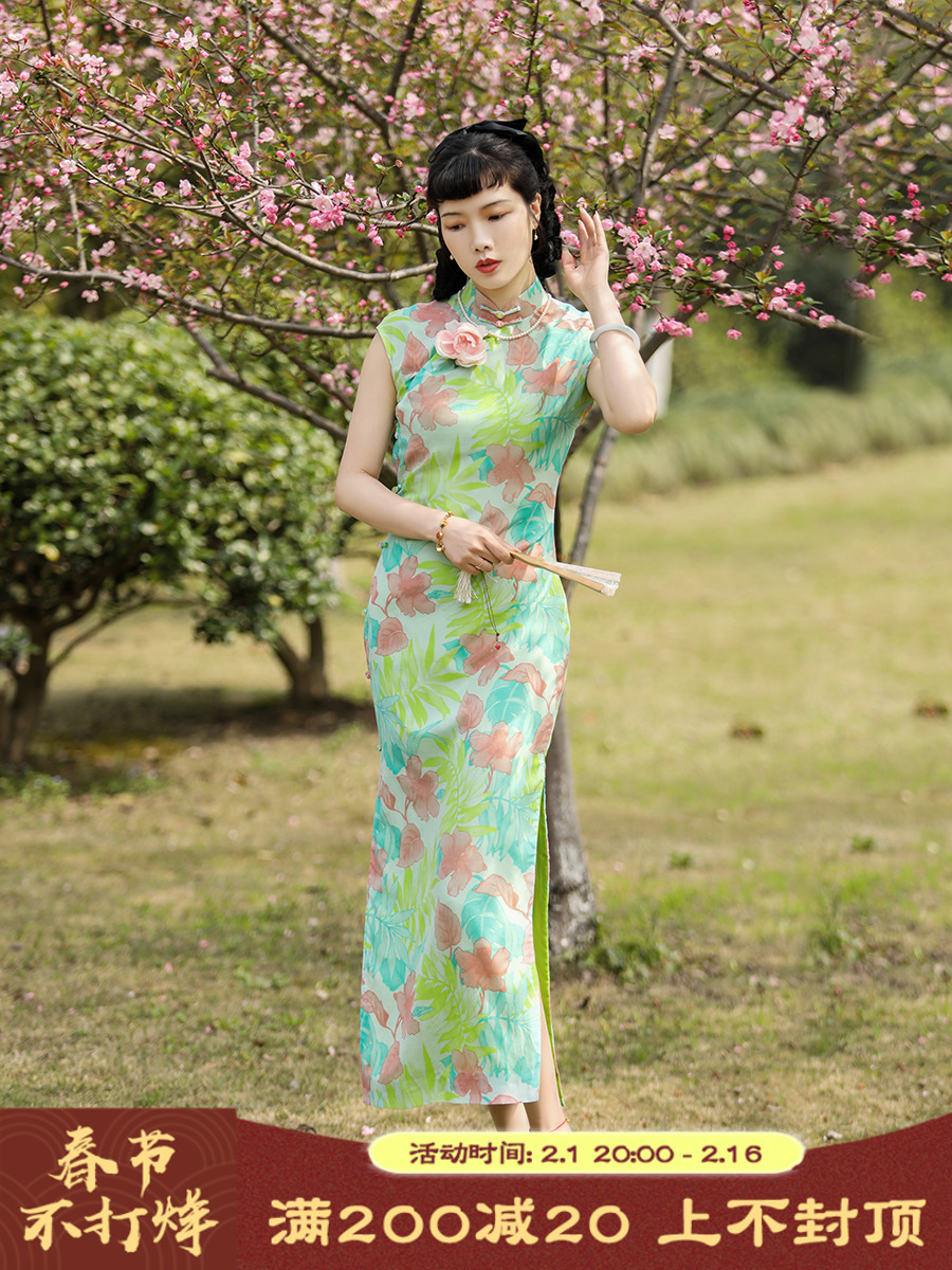 How delicate top ulara, the ancient method is full of silk, the real silk pink, green jade, the green jade beads, the silk silk cheongsam cheongsam