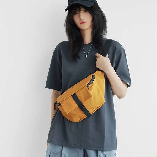 电玩汽水日系工装风胸包