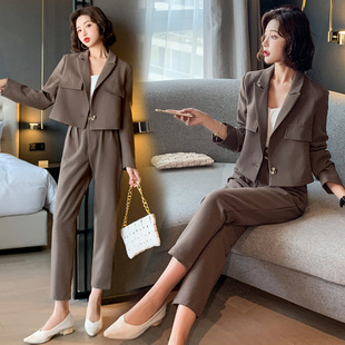 时尚 气质短款 小西装 2021早秋季 套装 女装 外套女休闲裤 新款