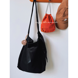 冬日调性！高级丝绒黑色慵懒百搭斜跨包包女 托特通勤包大容量