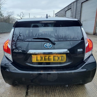 适用Toyota AQUA 水拨雨刷片雨刮片汽车雨刮器胶条后窗雨刷器摇臂