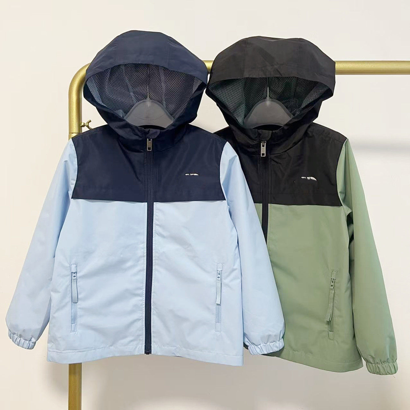 春秋新款男女童潮流时尚户外防风防水速干透气薄款连帽外套中大童