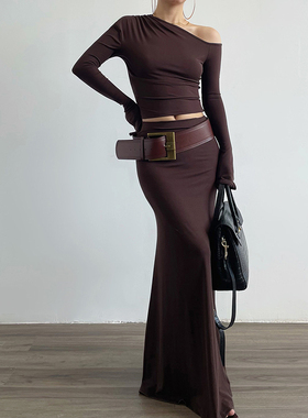 AcupStudio江右上 修身显瘦露单肩T恤半身裙套装