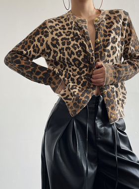 AcupStudio江右上 欧美高级感金属扣修身显瘦豹纹毛绒针织开衫