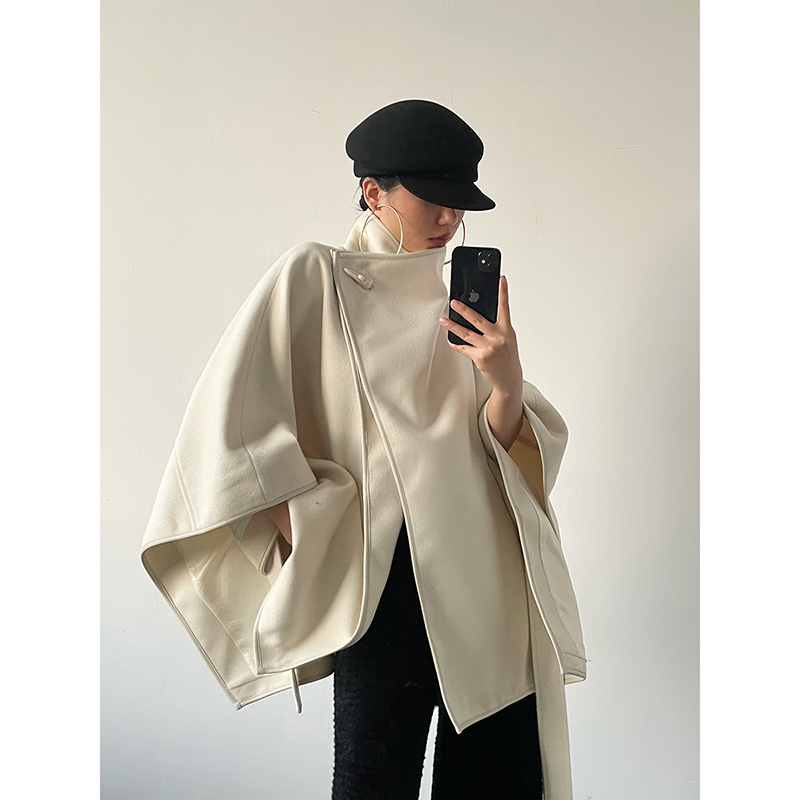 一粒牛角扣斗篷毛呢大衣外套女