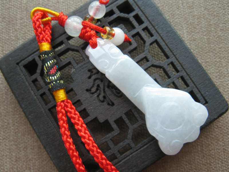 天然新款包挂民族风缅甸a货翡翠玉如意挂件饮波深井泵房丝缀斩击