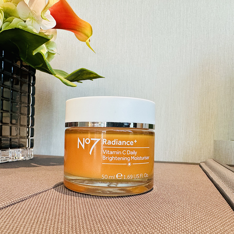 英国No.7VC面霜亮肤保湿激活肤