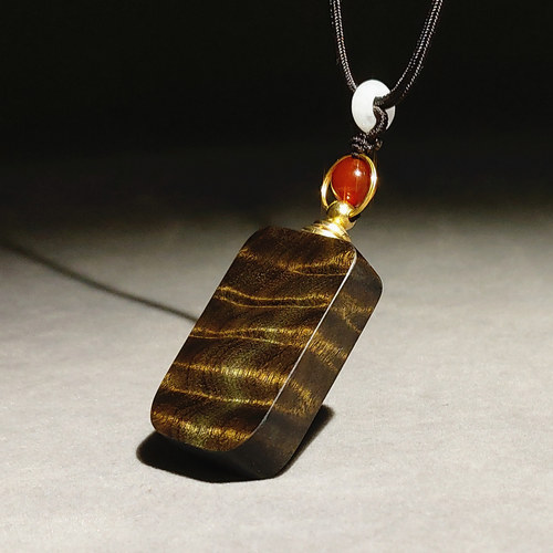 金丝楠香薰吊坠扩香器表白神器