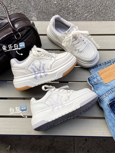 2026新款艾模儿23015-25真皮厚底轻便中跟字母系带休闲鞋女鞋潮