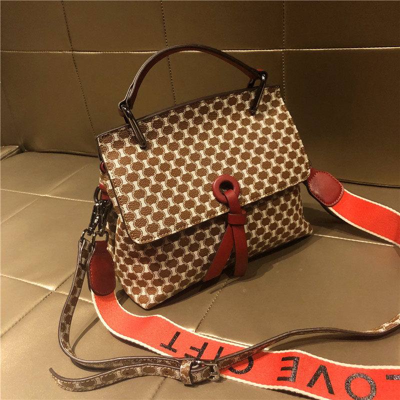 lv:vs女包香港代购包包2021新款方形包时尚单肩大容量手提小方包