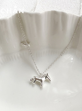 马年本命年项链轻奢设计小众小马吊坠流苏设计感新款潮锁骨链