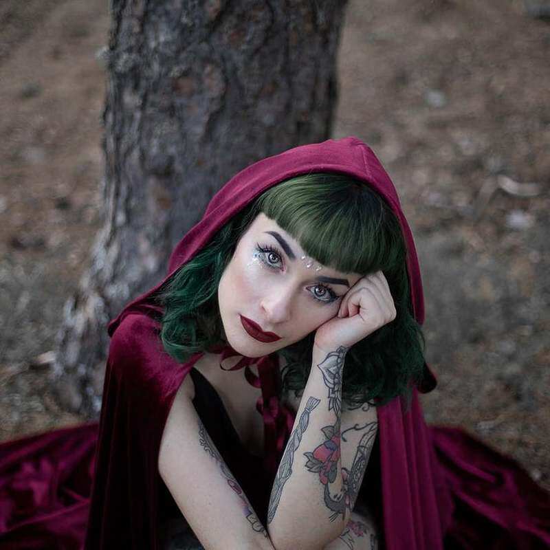 新款金丝绒披风万圣节角色扮演大披肩happy生日庆典婚礼新娘斗篷*