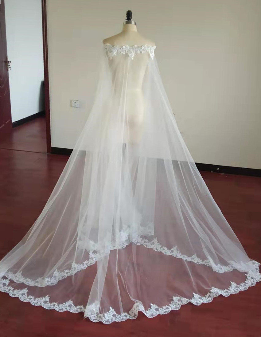 大裙摆一字领披肩无袖