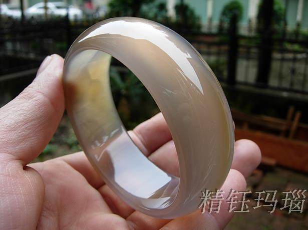 时尚巴西玛瑙玉髓手镯58mm 纯天然原色/精美纹理/通透荧光无高温