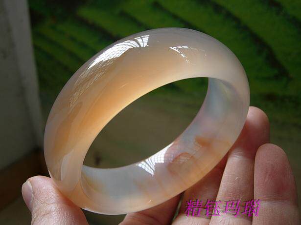 时尚精品 巴西玛瑙玉髓 加宽加厚手镯58mm 天然原色 通透强荧光