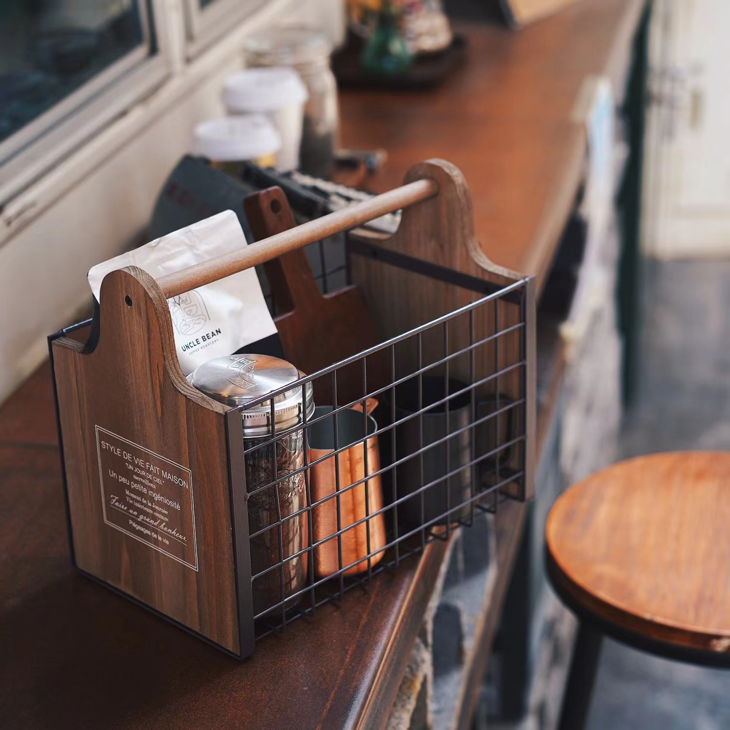 一宅复古金属硬派实木手提收纳篮