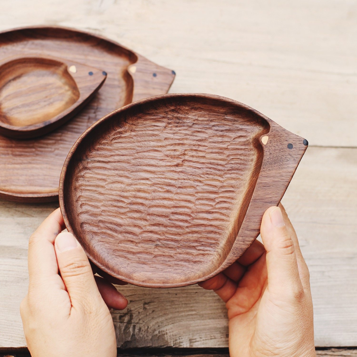 刺猬栗子。日式手工制黑胡桃整木盘创意木雕可爱餐盘水果盘托盘,餐饮具,盘,淘宝优惠券,粉丝福利购,淘宝优惠卷