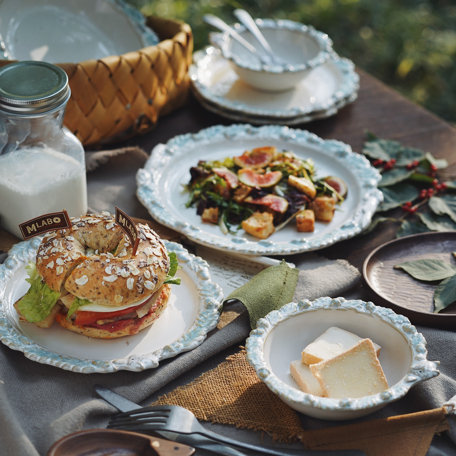 一宅高颜值立体浮雕陶瓷碗盘套装