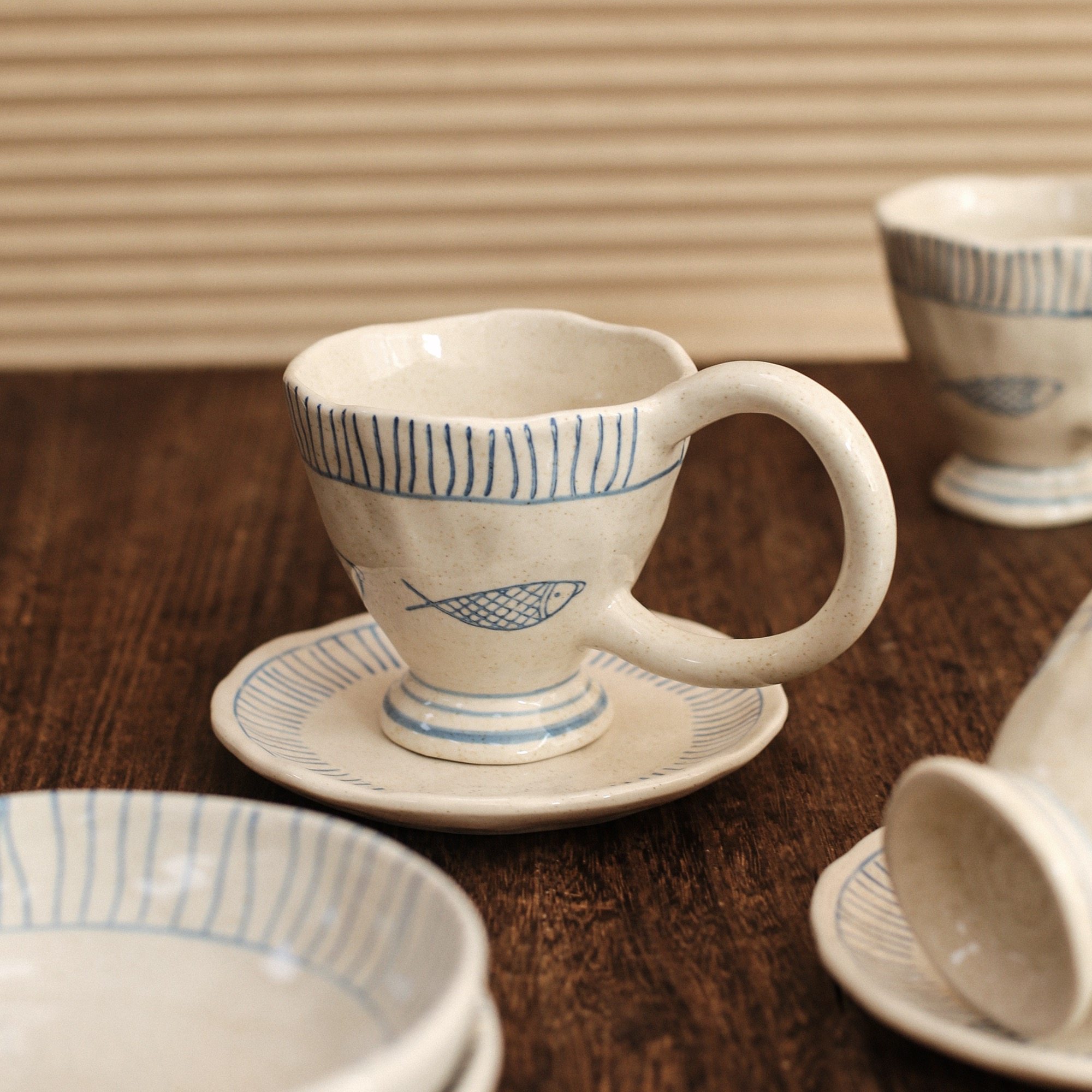 小鱼有把握。创意小众个性手作手绘高温瓷釉下彩陶瓷餐盘咖啡杯,餐饮具,盘,淘宝优惠券,粉丝福利购,淘宝优惠卷