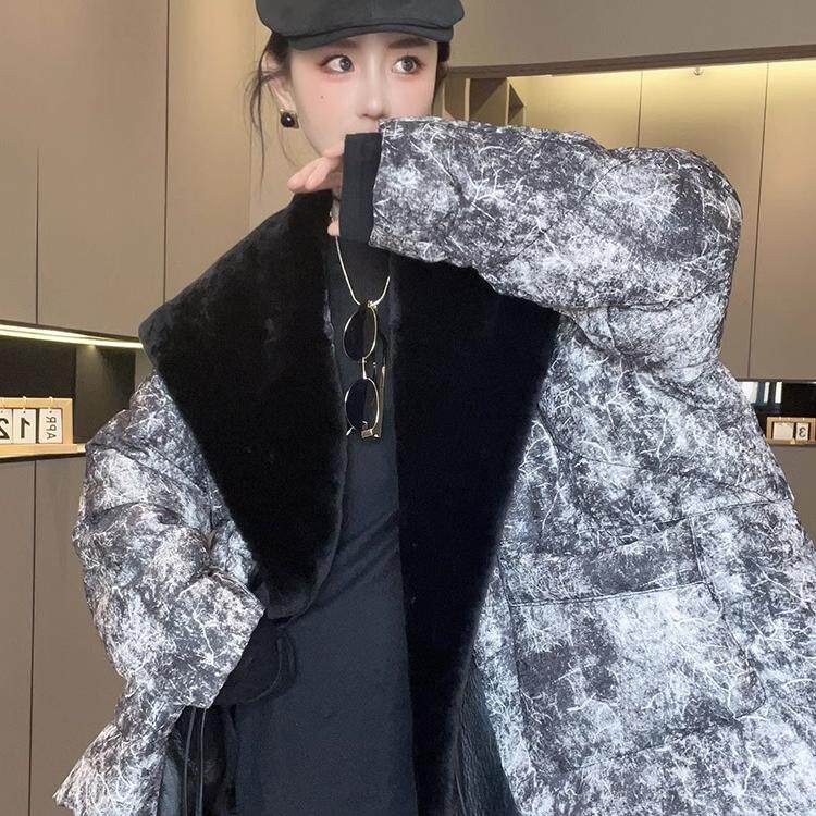 【现货】皮毛一体拼接羽绒服女2026秋冬新款撞色晕染翻领保暖外套