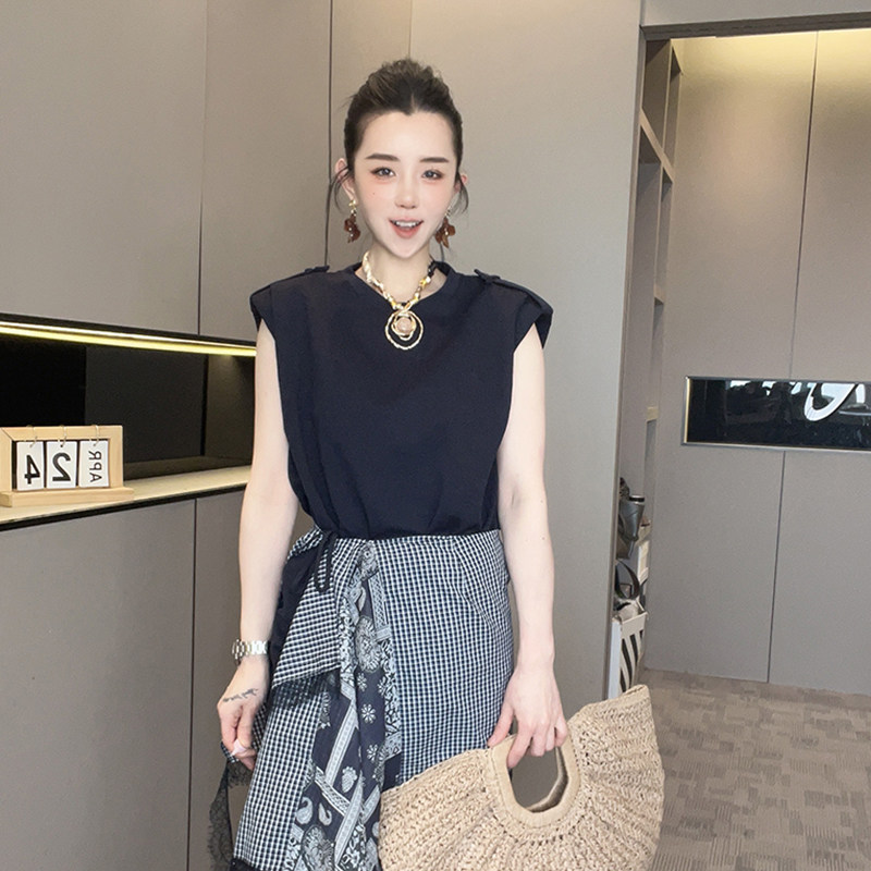 无袖腰封连衣裙女2026夏季新款时尚不规则格子屁帘T恤裙圆领裙子