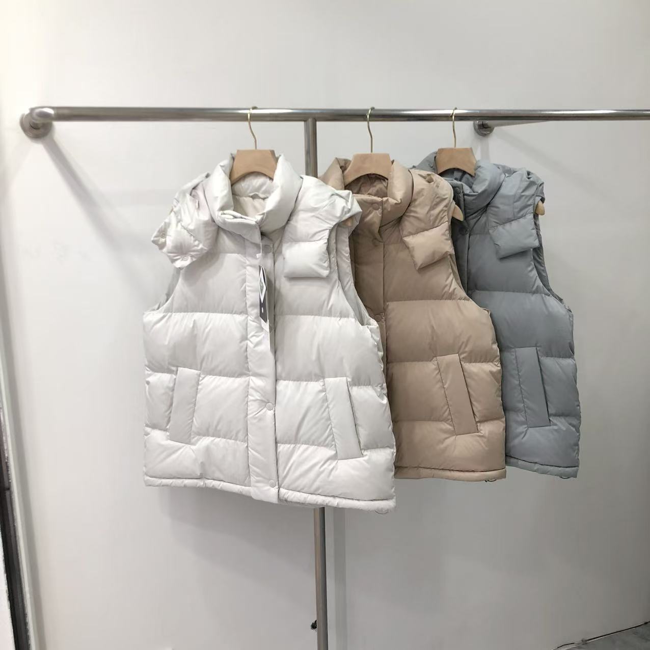 MunchLanT泡芙五格90白鸭绒防水可拆帽收腰加厚羽绒马甲轻便保暖