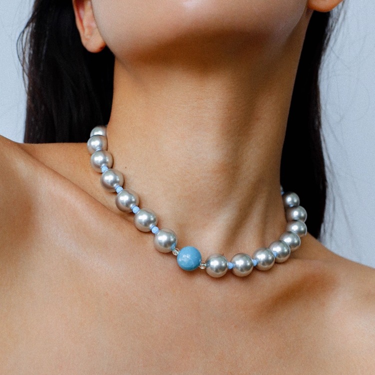 正圆强光银灰色蓝天石珍珠项链