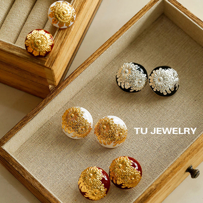 复古立体浮雕雏菊花珐琅釉耳钉