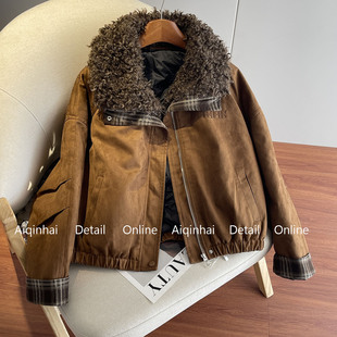 麂皮绒羽绒服女2025新款冬格纹拼接羊羔毛领白鸭绒小个子短款外套