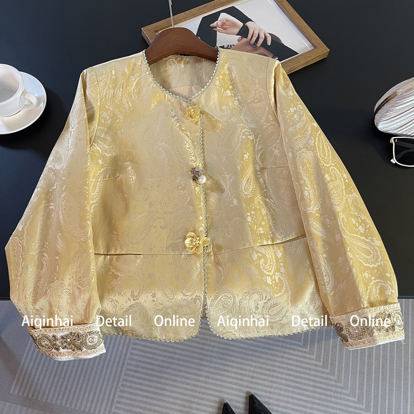 新中式提花短款外套女2026春季新款高端复古国风刺绣钉珠圆领上衣