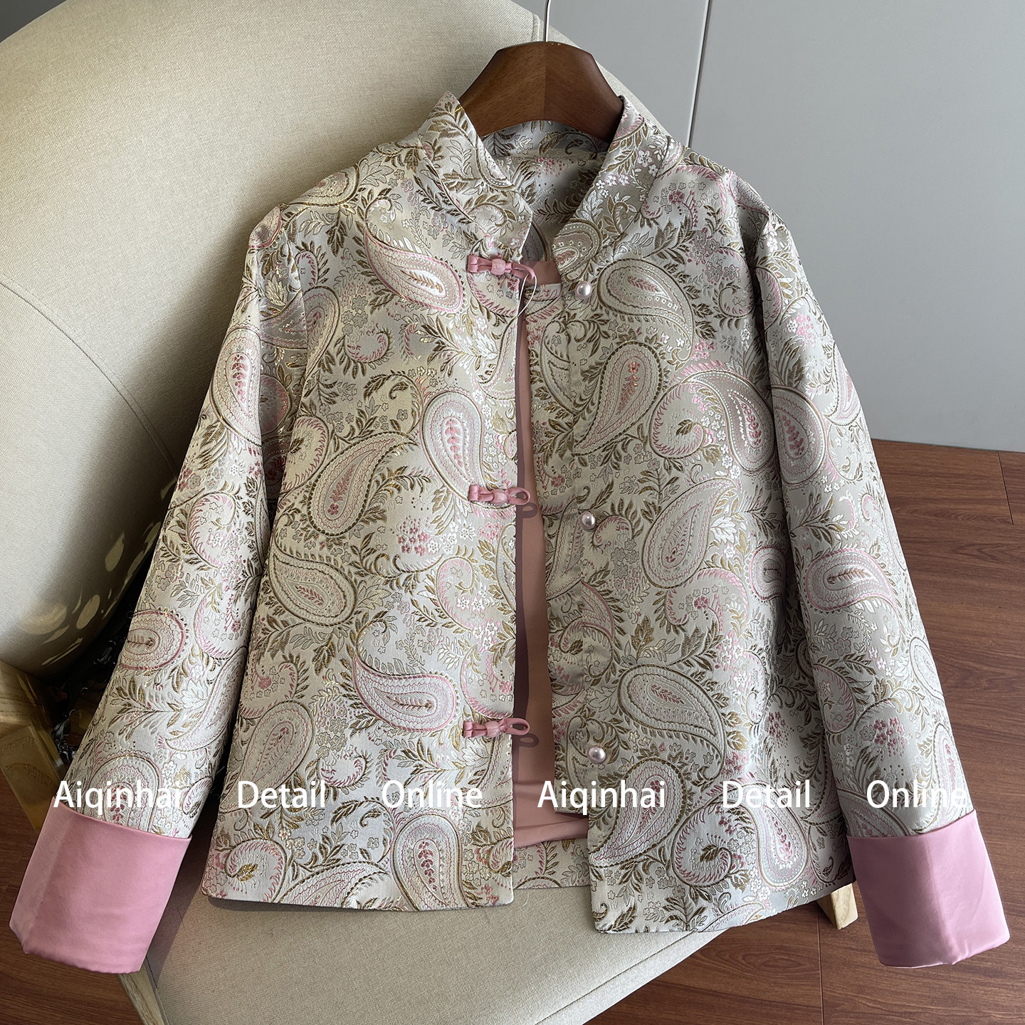 新中式短款外套女2026春季新款国风缎面提花高端盘扣气质国风上衣