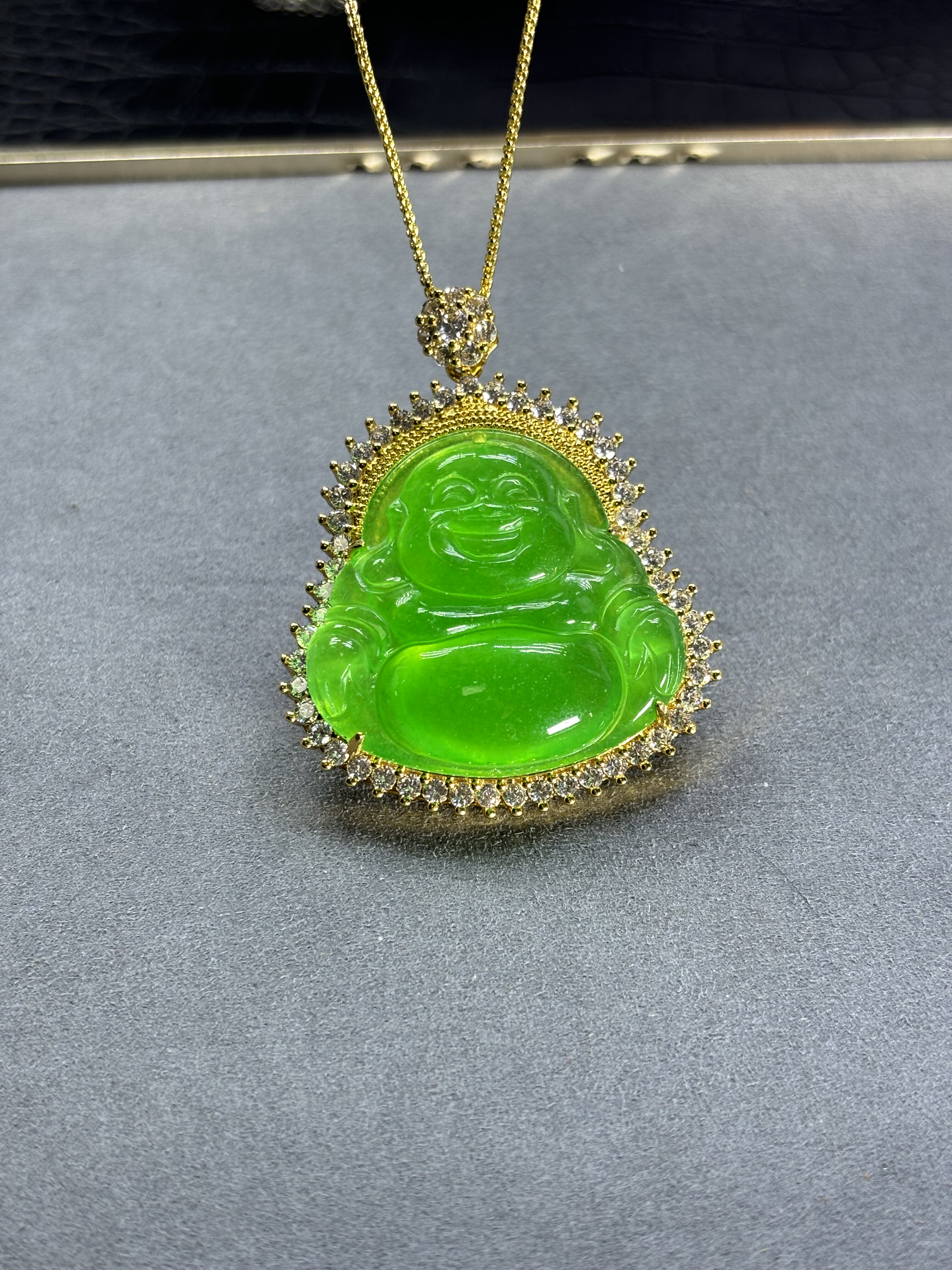 天然缅甸a货冰种阳绿翡翠佛公吊坠女款玉石挂件项链送礼物轻奢风