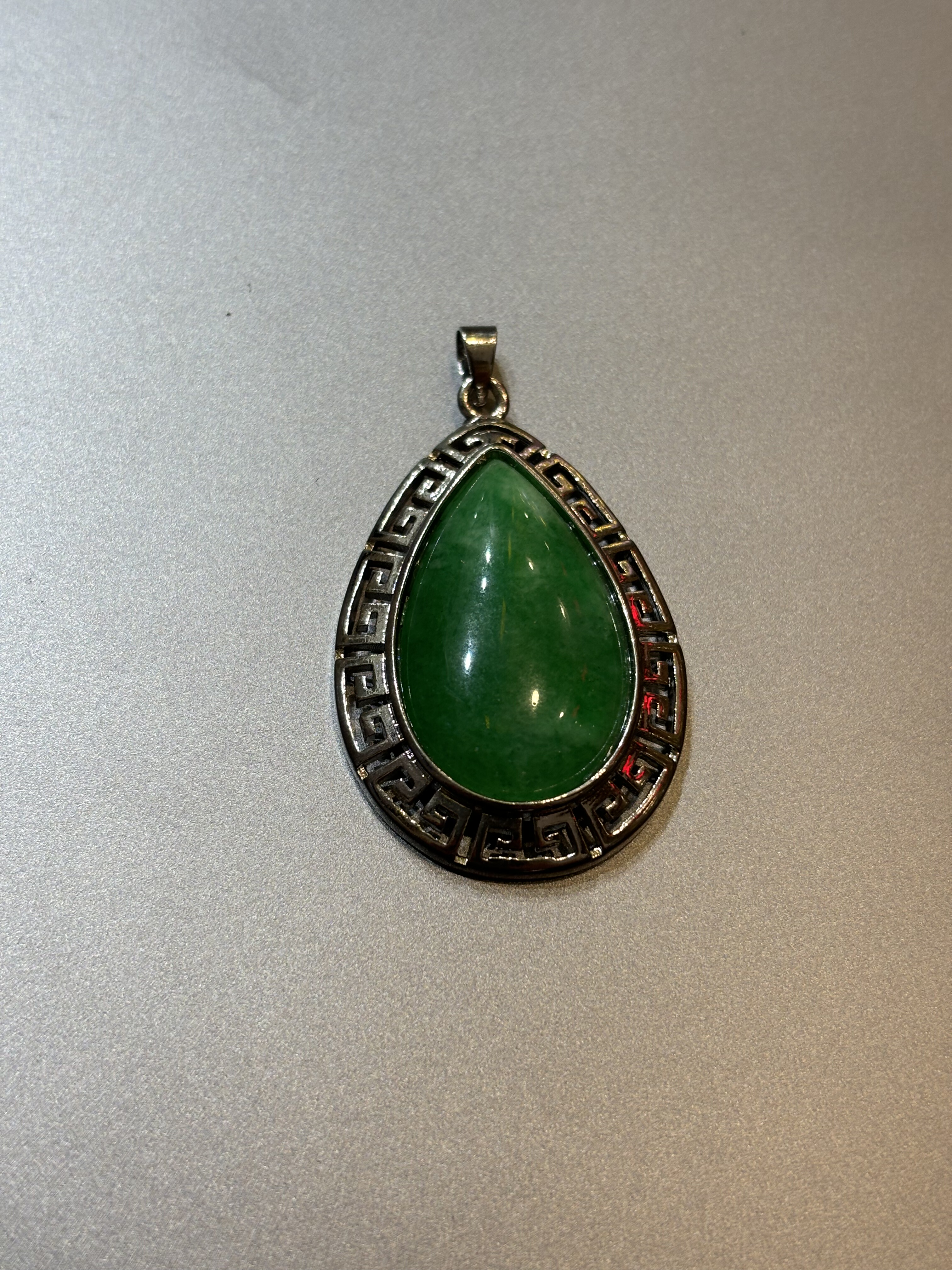 天然缅甸A货翡翠冰种满绿水滴帝王绿气质吊坠银镶嵌玉石挂件珠宝