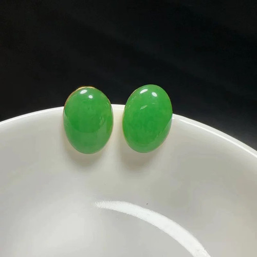 天然缅甸A货翡翠耳钉高冰满阳绿大蛋面耳环缅料925银镶防过敏耳钉