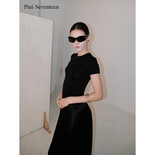 Pini17 T恤女 三色修身 弹力面膜短袖