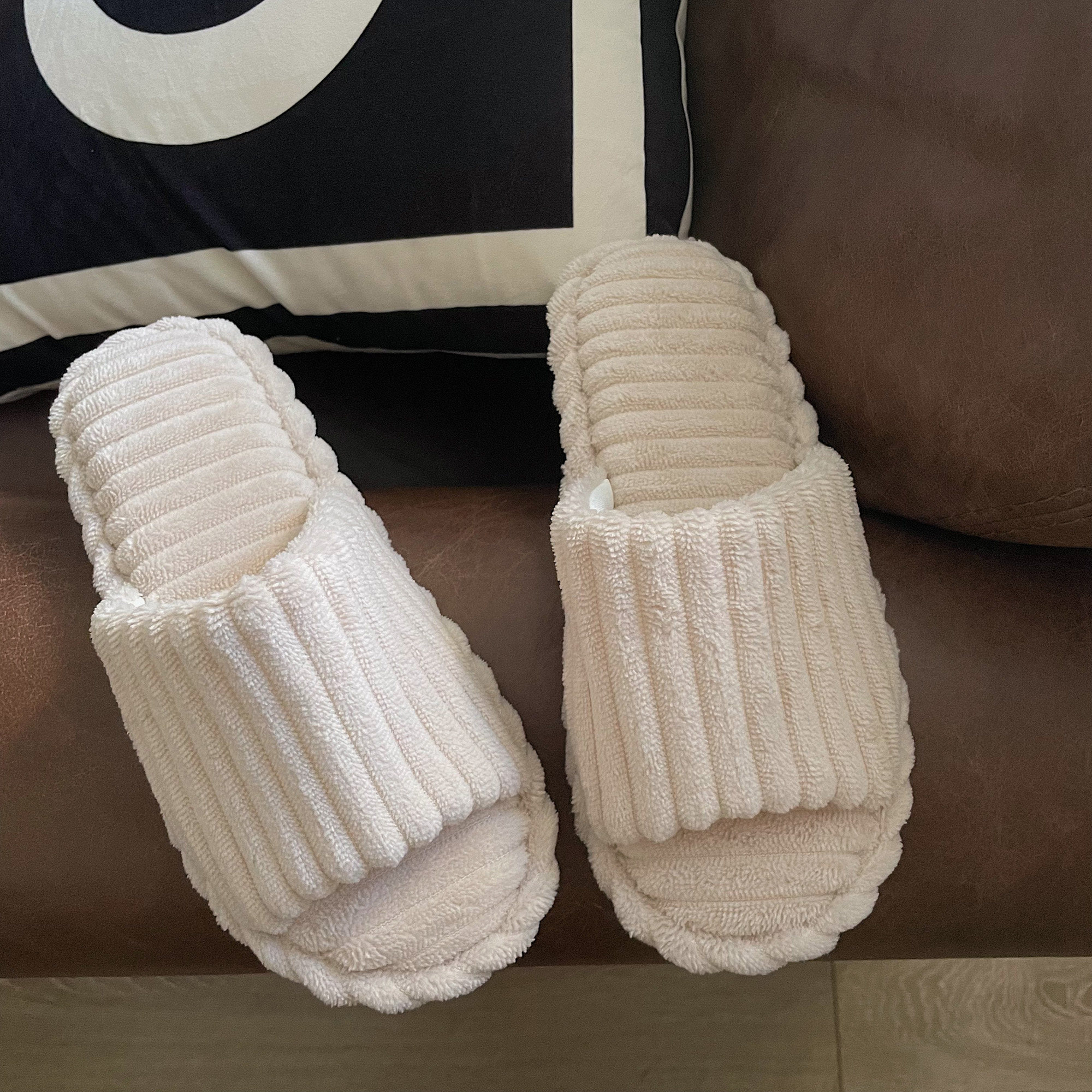 秋冬简约风纯色灯芯绒条绒竖坑条防滑鞋底室内居家拖鞋女棉拖鞋