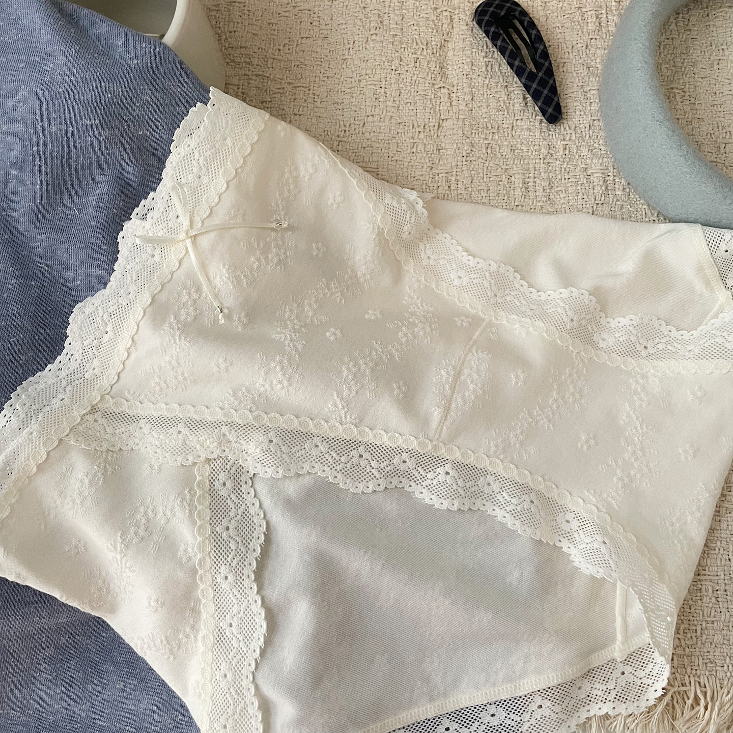 法式复古甜美亲肤柔软提花棉蕾丝边内裤女中腰高开叉不勒腿纯棉裆