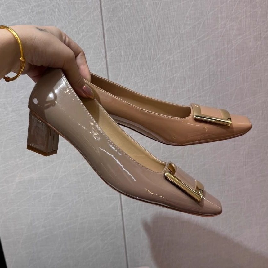 rv方扣粗跟鞋2025早春新款漆皮方头浅口百搭中跟舒适金属扣女单鞋,女鞋,浅口单鞋,淘宝优惠券,粉丝福利购,淘宝优惠卷