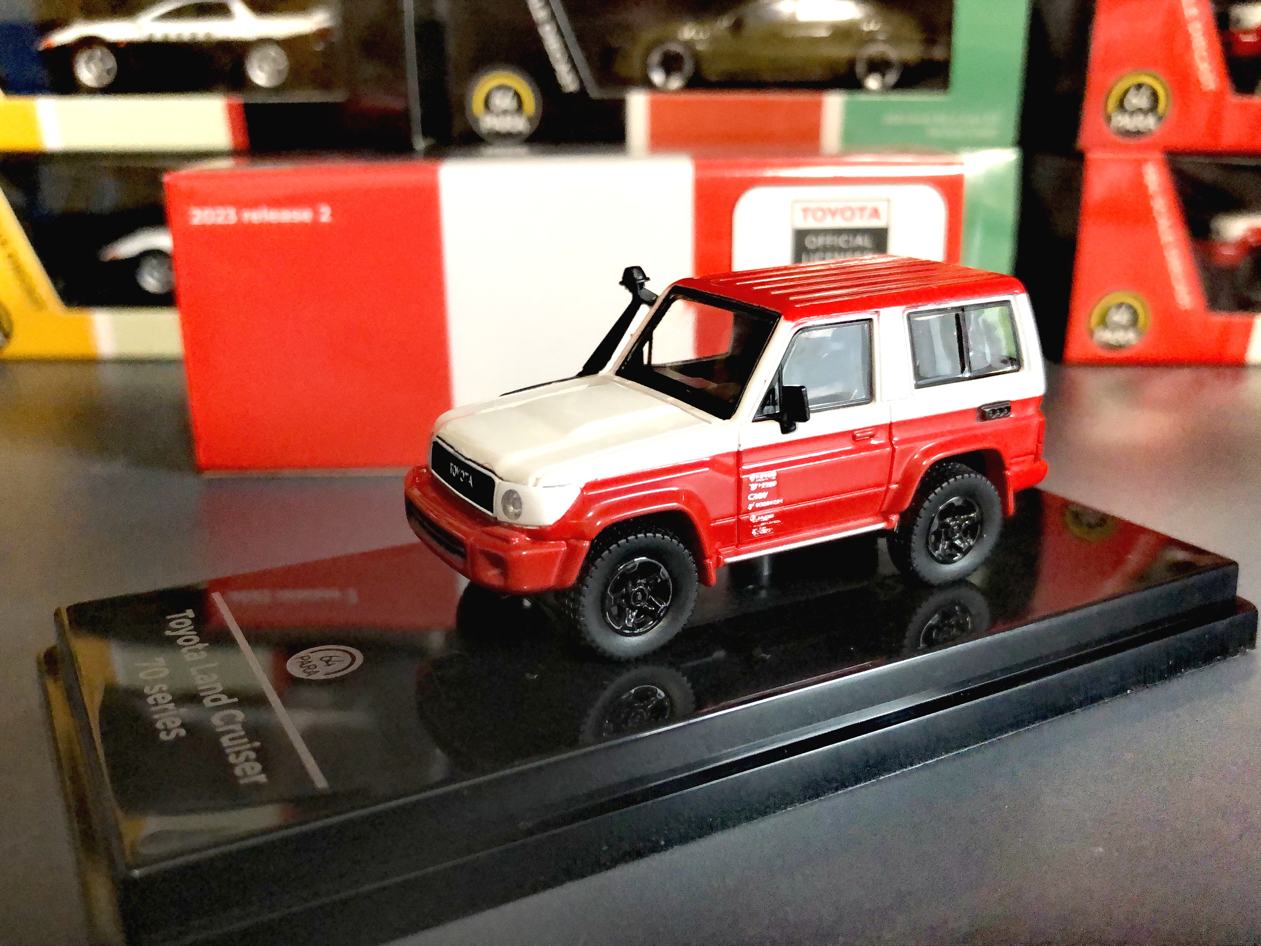 1:64 PARA 丰田 Land Cruiser LC71 合金汽车模型 收藏 摆件 礼品