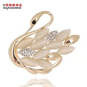 Smiling Opal package email Swan brooch Korean Crystal brooch brooch pin clasp Korea women