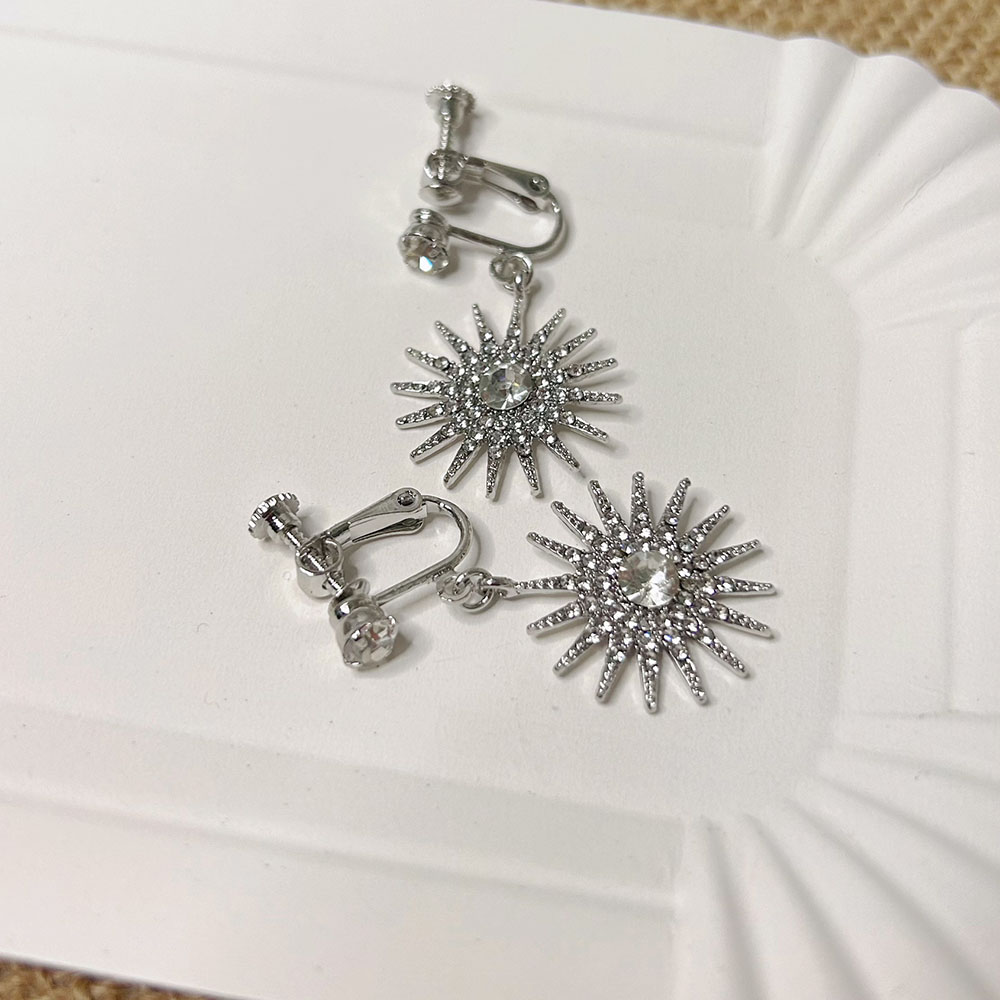 白鹿同款清冷太阳花耳环
