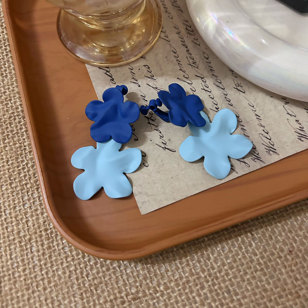 夏日度假风蓝色花瓣耳夹狂甩不掉