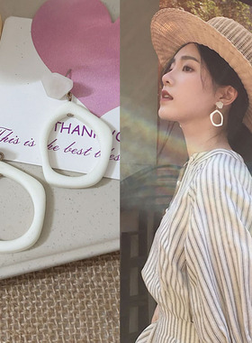 【奶甜家】复古法式度假风白色树脂几何耳环三亚海边旅游港风耳饰